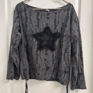 Gray Distressed Star Top